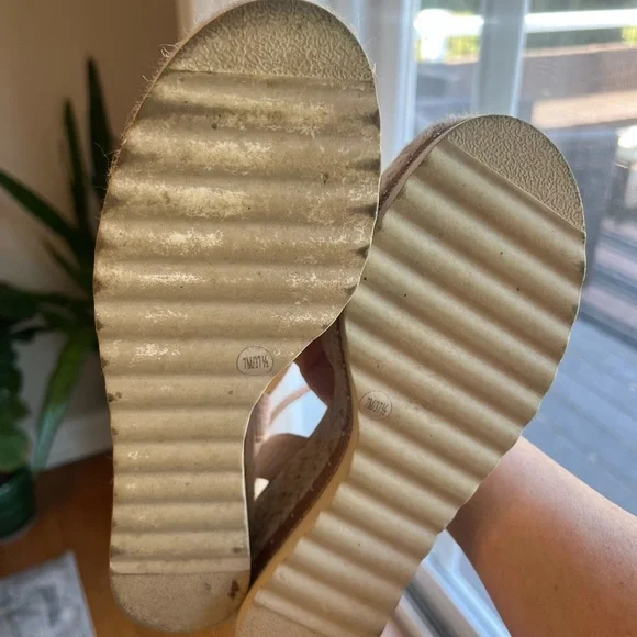 Vince Camuto Platform Sandals - Picture 5 of 7